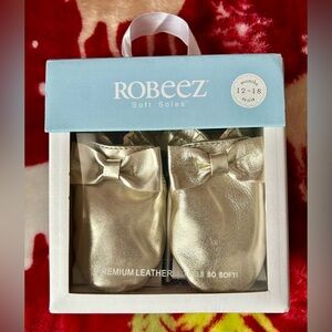 Robeez Soft Soles MAGGIE Moccasin shoes, gold, 12-18 months (4.5-6) New in box